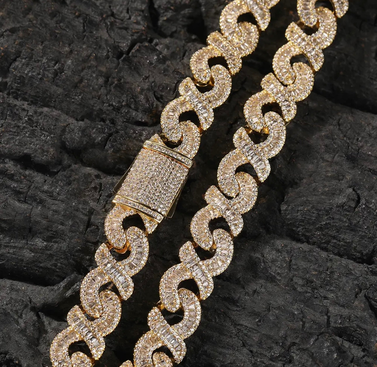 LUXXX 2.0- 12 mm Infinity link chain