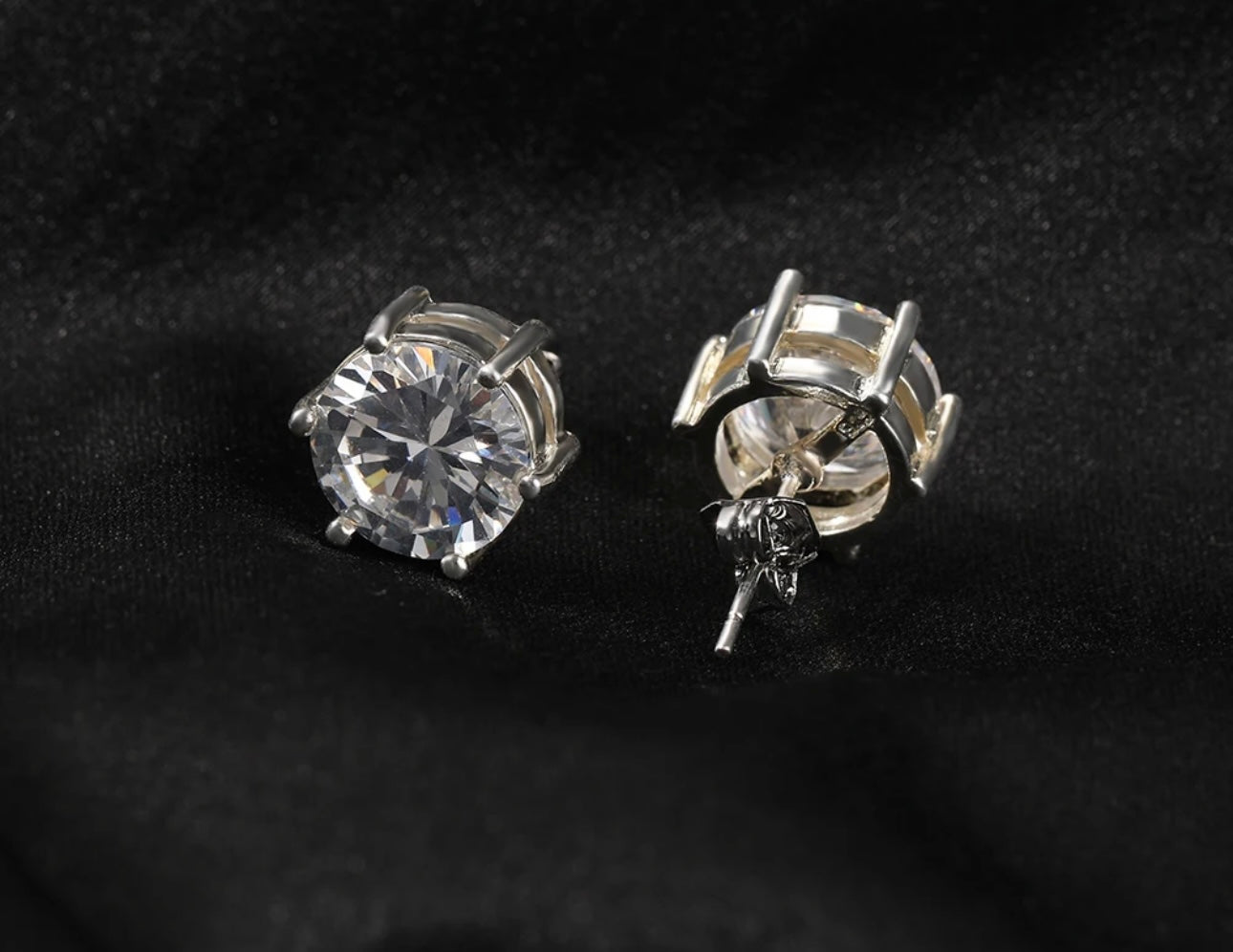 MOZAMBIQUE - 6 mm- 8 mm 925 sterling silver Moissanite stud earring