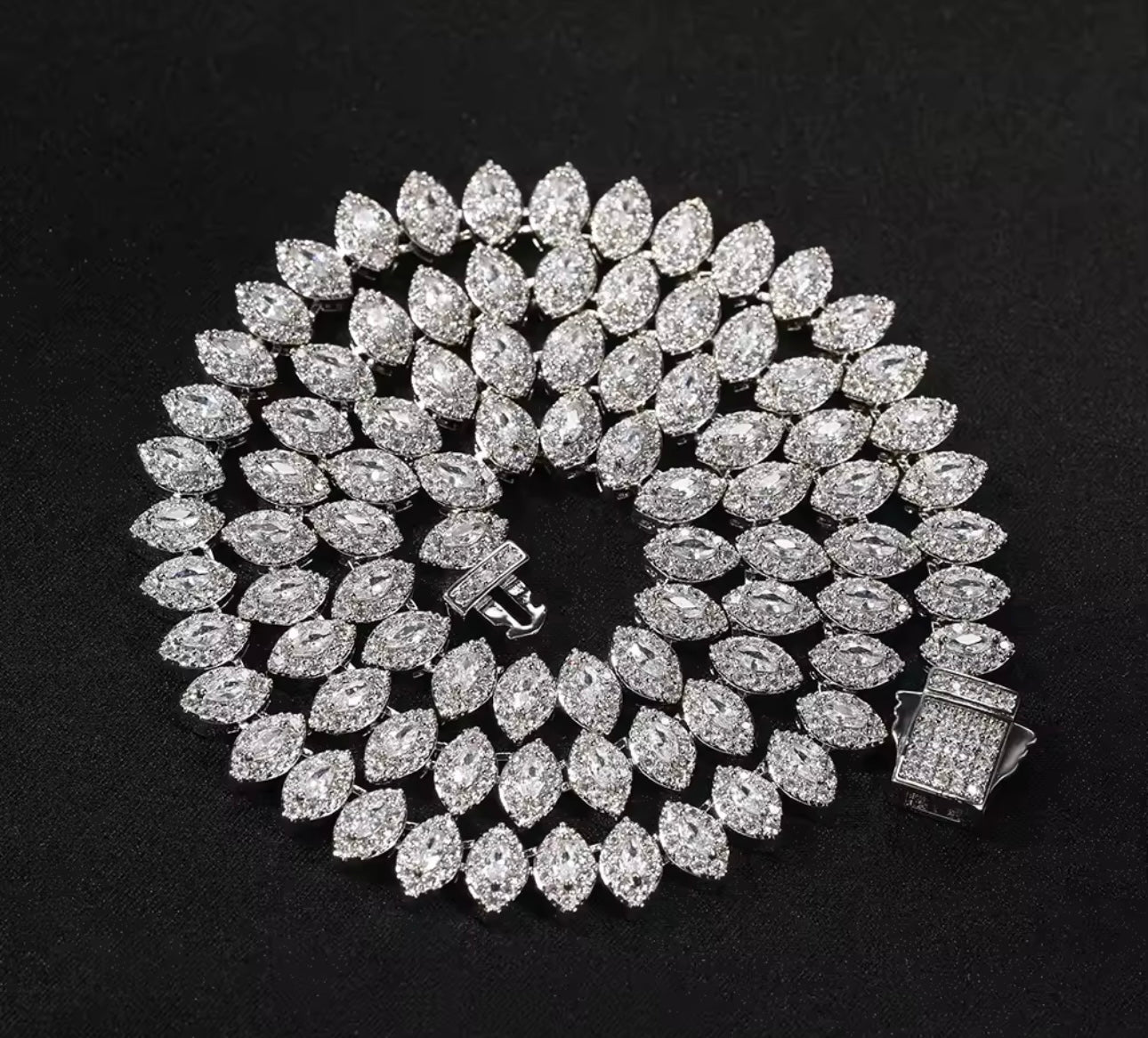 TEAR DROP - 8 mm Tear drop tennis chain