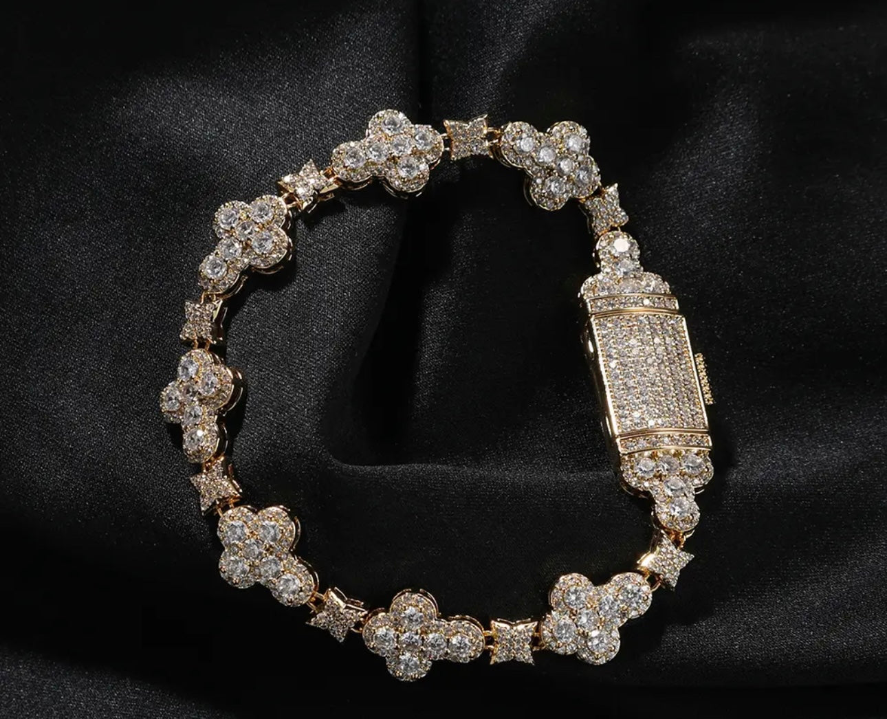 CROSS LINK - 10 mm cross link bracelet