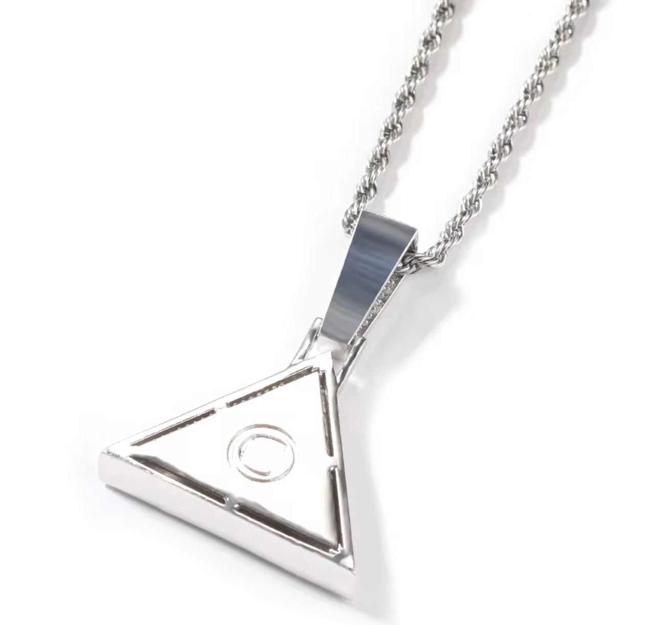 PYRAMID- 4.7 cm pyramid pendant
