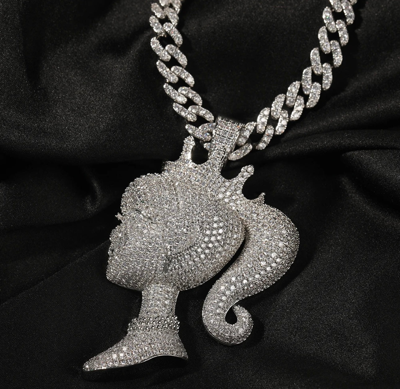 MINAJ- 8.3 cm 3D Barb pendant