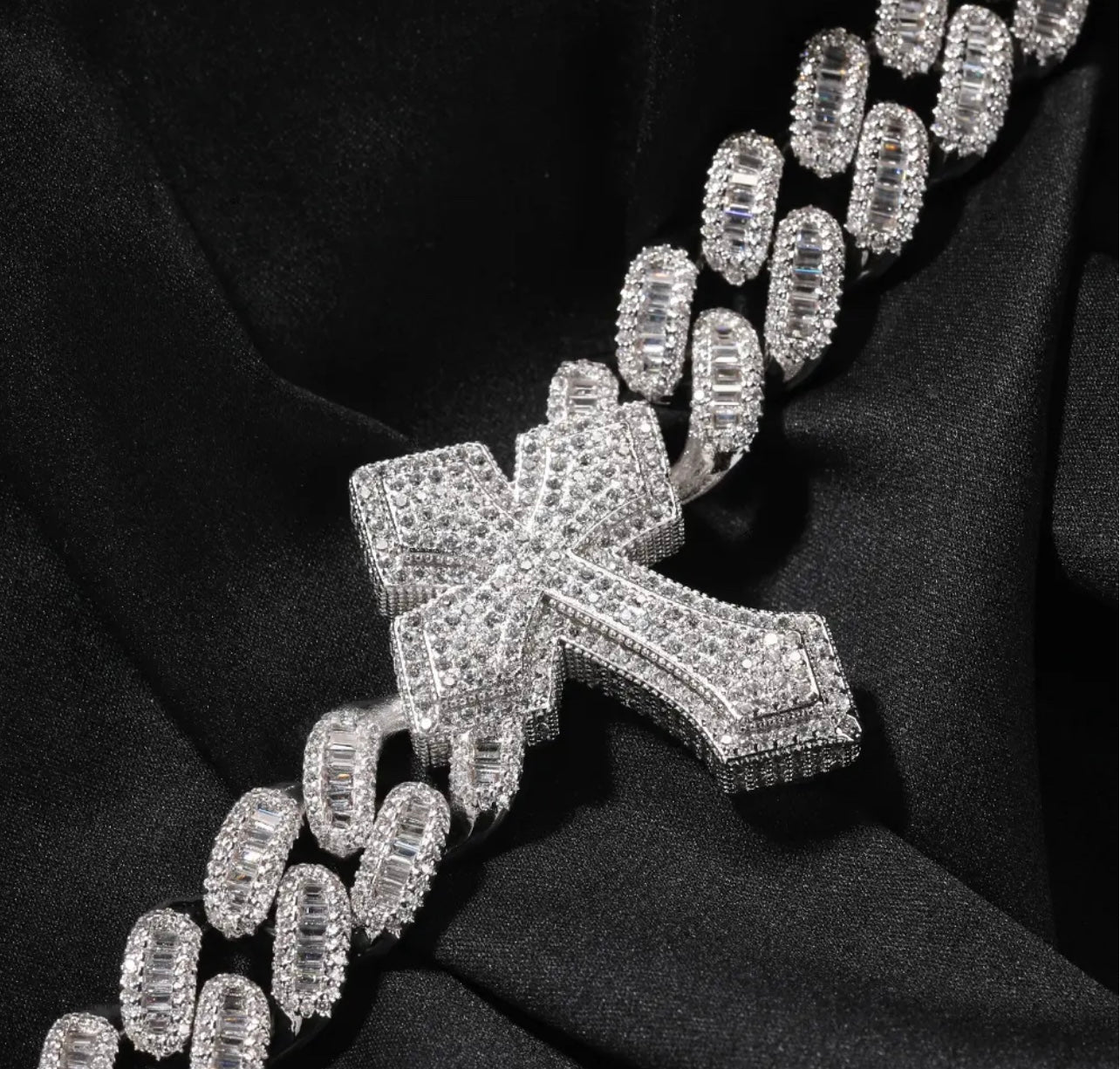 TRIPLE - 15.5 mm Triple cross Baguette Cuban link Chain