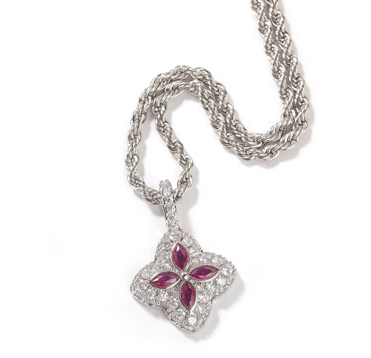 CLOVE PENDANT- 2.8 cm Clover pendant