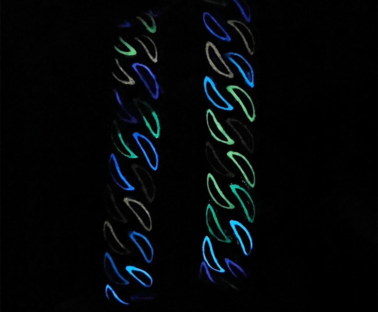 RIZZ- 20 mm Glow-in-the-dark  Cuban Link