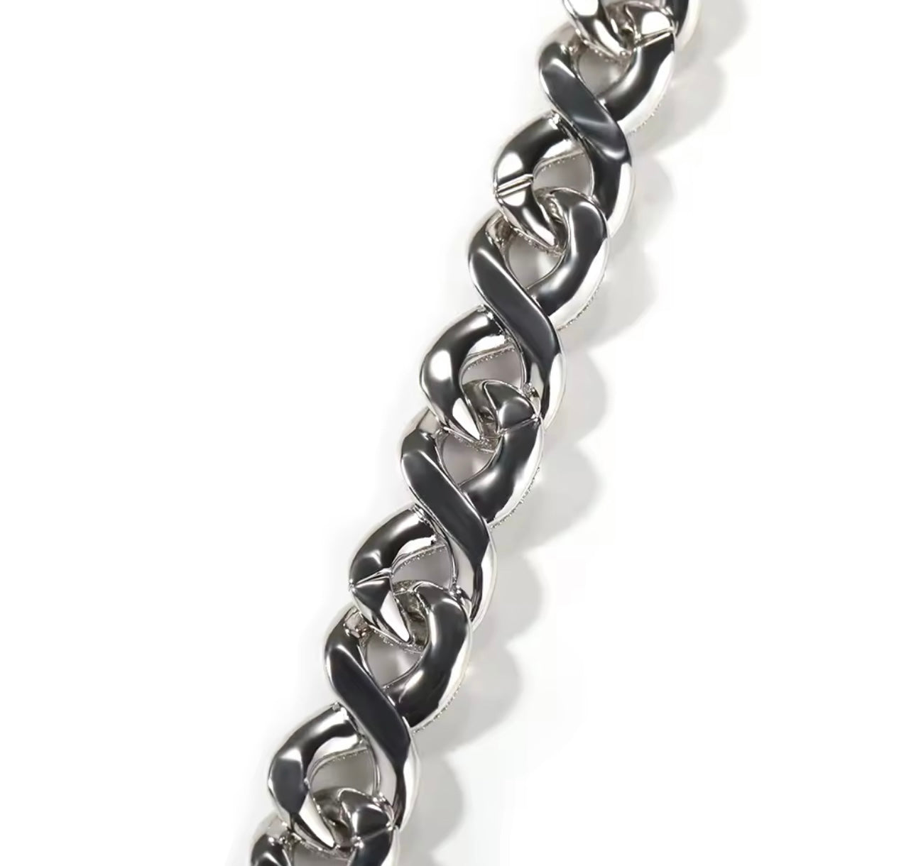 TWISTED BRACELET- 16 mm Infinity link bracelet