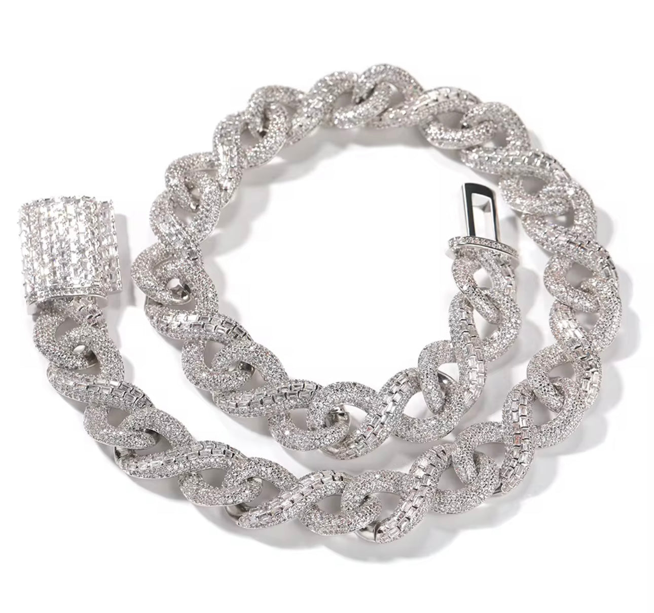 TWISTED - 16 mm Infinity link chain