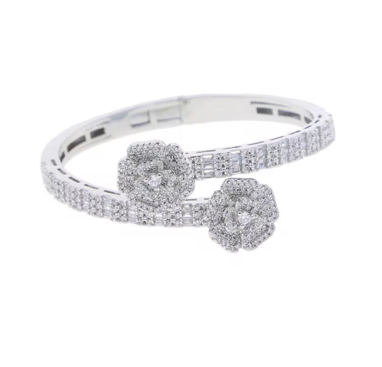 ROSE ETOILE- 1.5 cm Double rose bangle