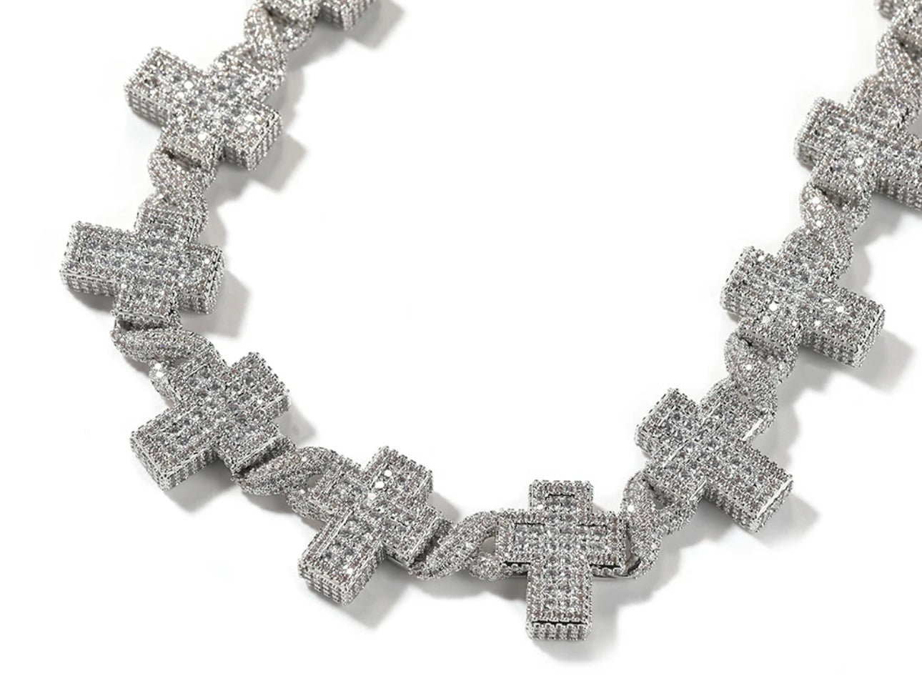 CROSSED- 17 mm cross connection Cuban link