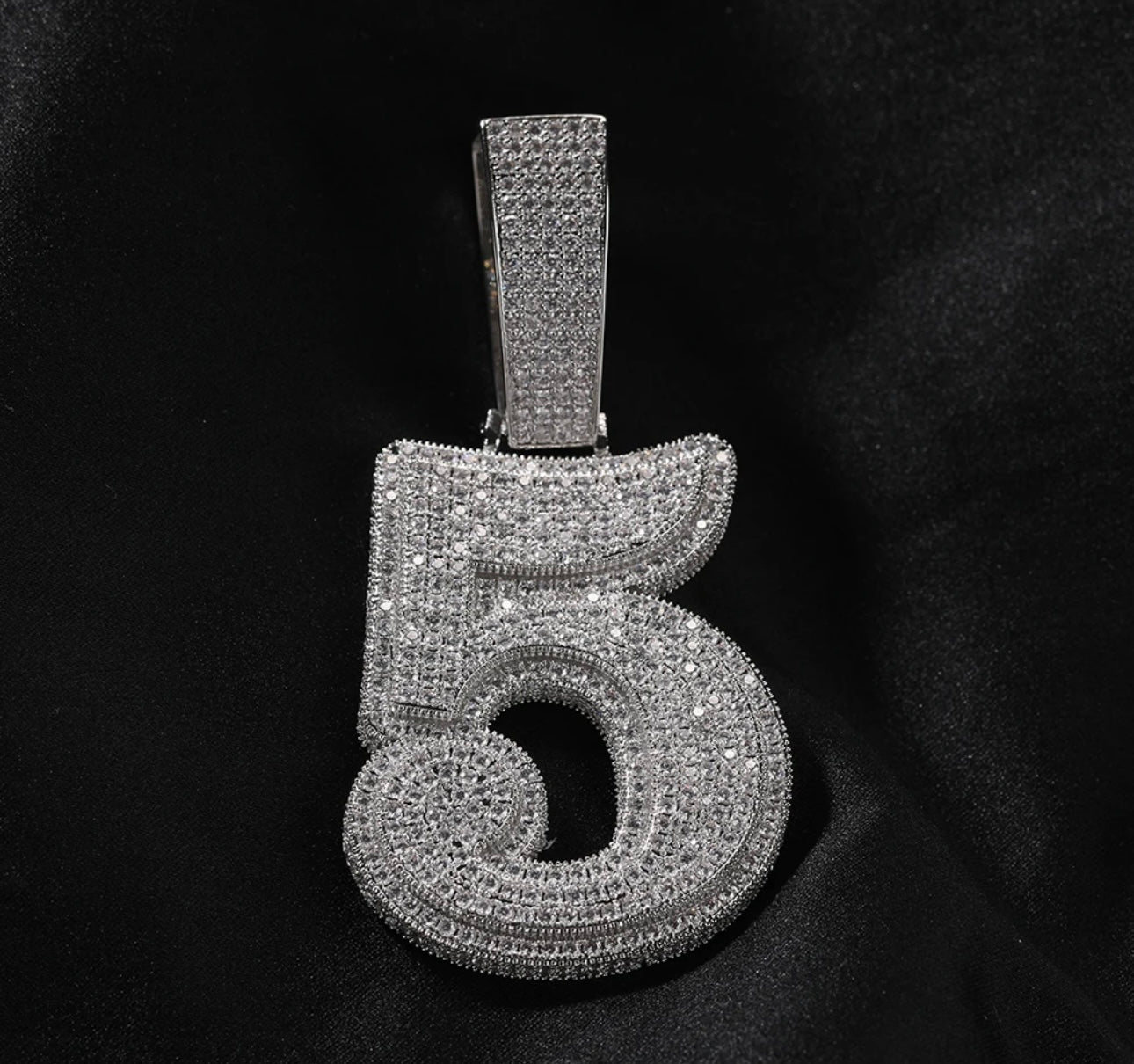 NUMERO- 8.2 cm Number pendant
