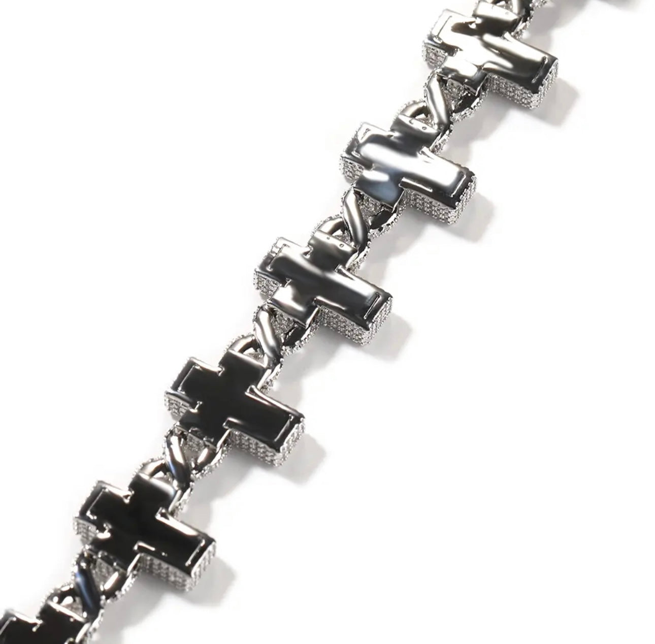 CROSSED- 17 mm cross connection Cuban link