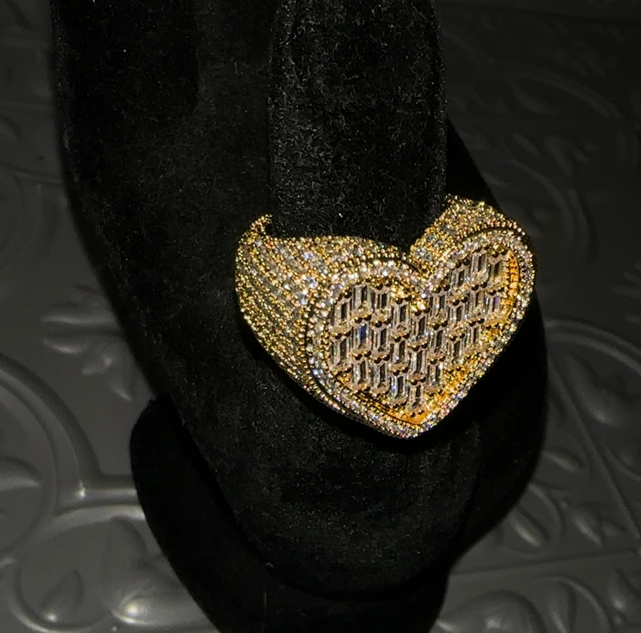 FAT MA- 25.4 mm Baguette style heart statement ring