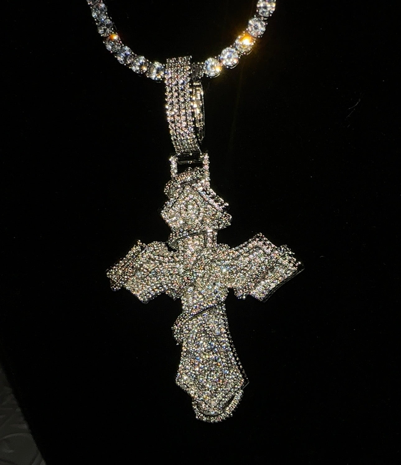 THORN & GRACE - 3D cross pendant