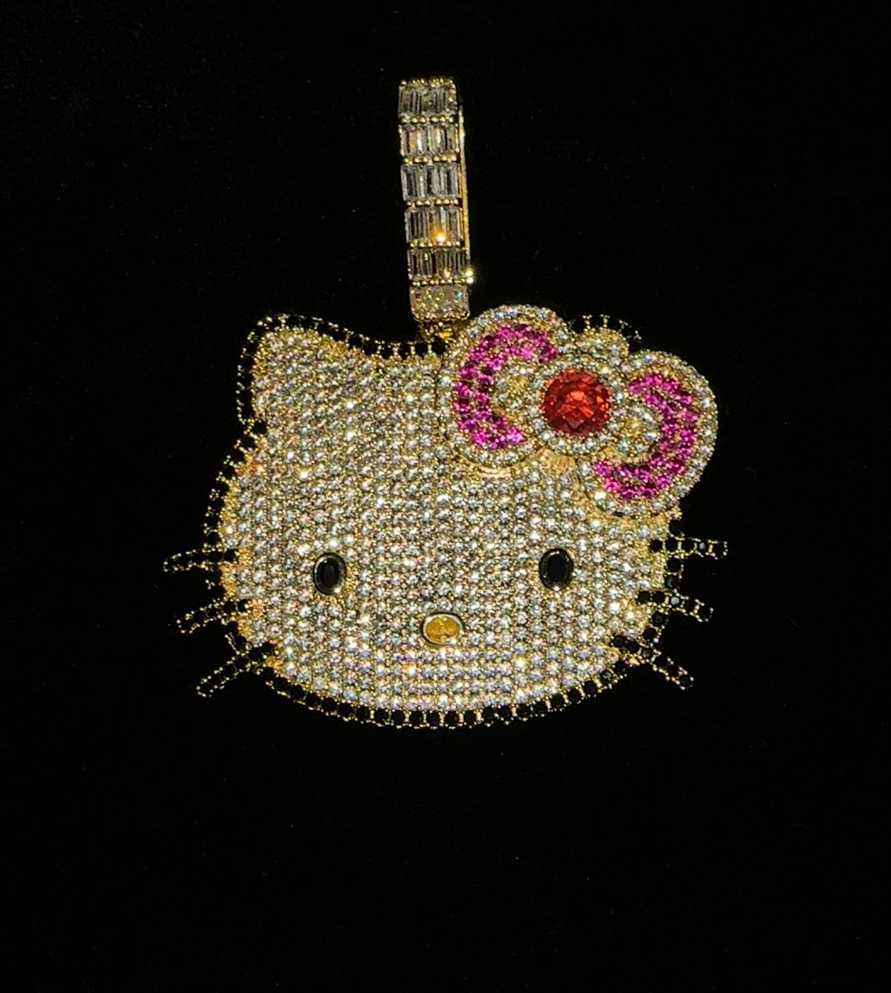 ICY KITTY- Hello kitty pendant
