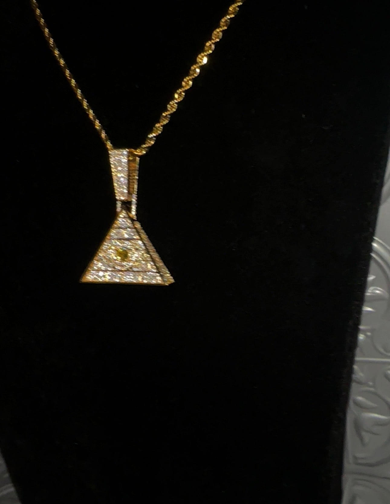 PYRAMID- Pendant