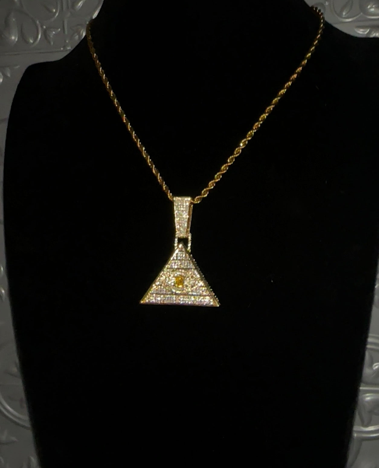 PYRAMID- Pendant