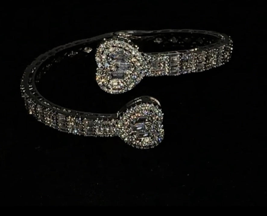 HEART BREAKER- Bangle