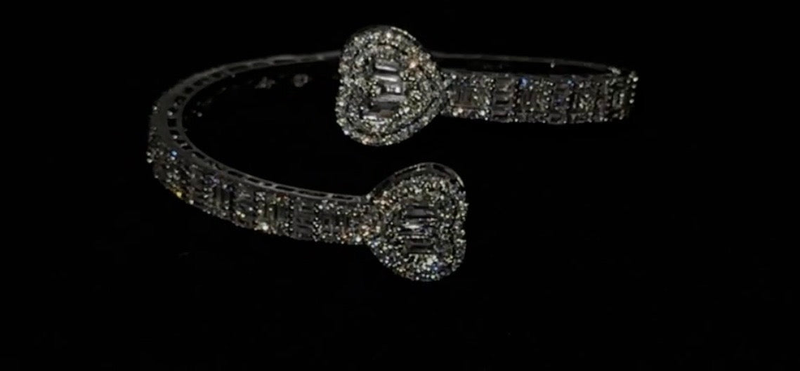 HEART BREAKER- Bangle