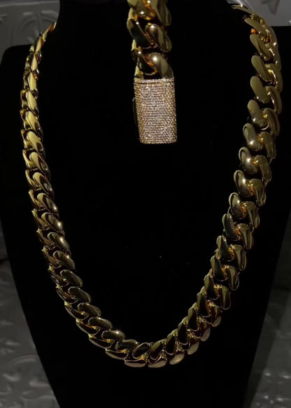 PLAIN JANE- Cuban link set