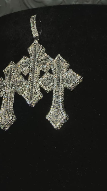 TRIO- Cluster cross pendant